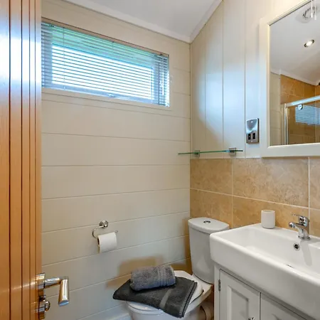 4 Lakeside Διαμέρισμα *